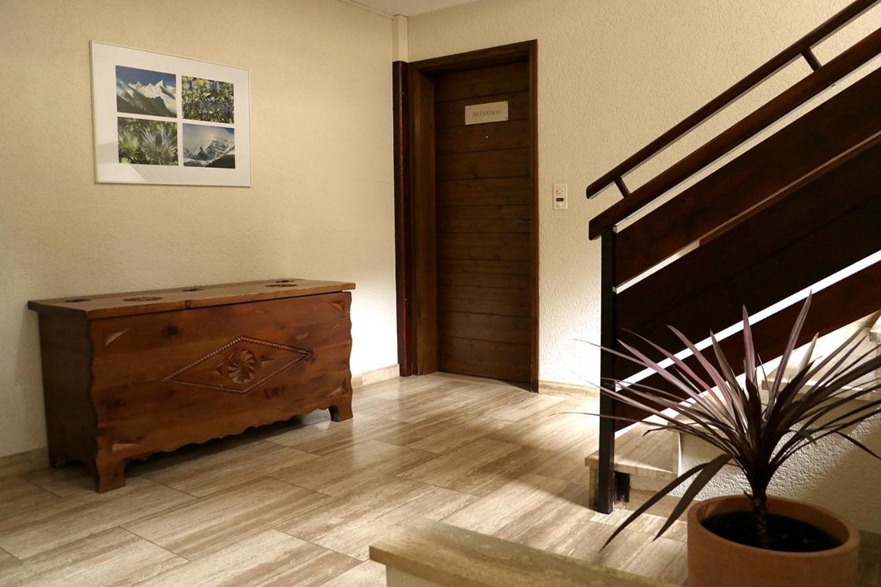 Chesa Dominium Apartment Berguen ภายนอก รูปภาพ